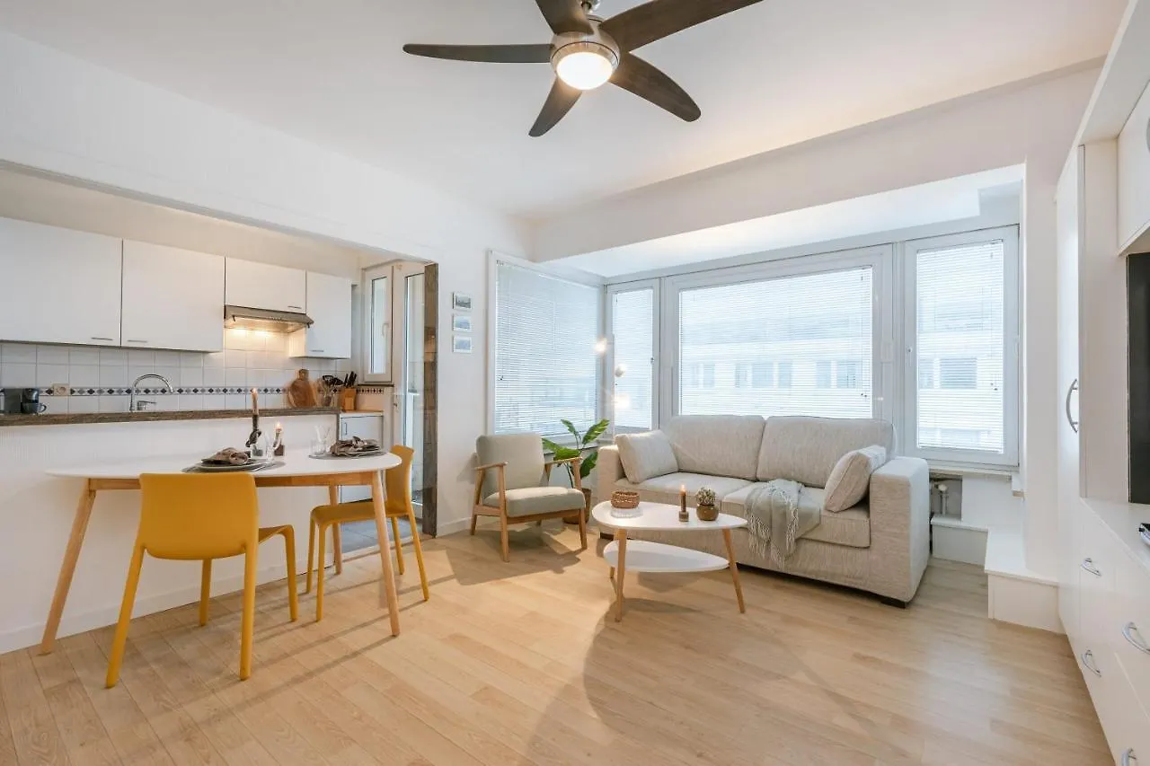 Bright Studio Near The Sea أوستيند شقة