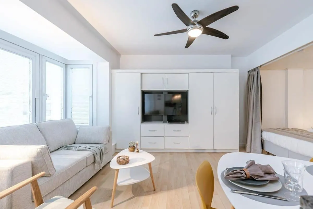 Bright Studio Near The Sea أوستيند شقة